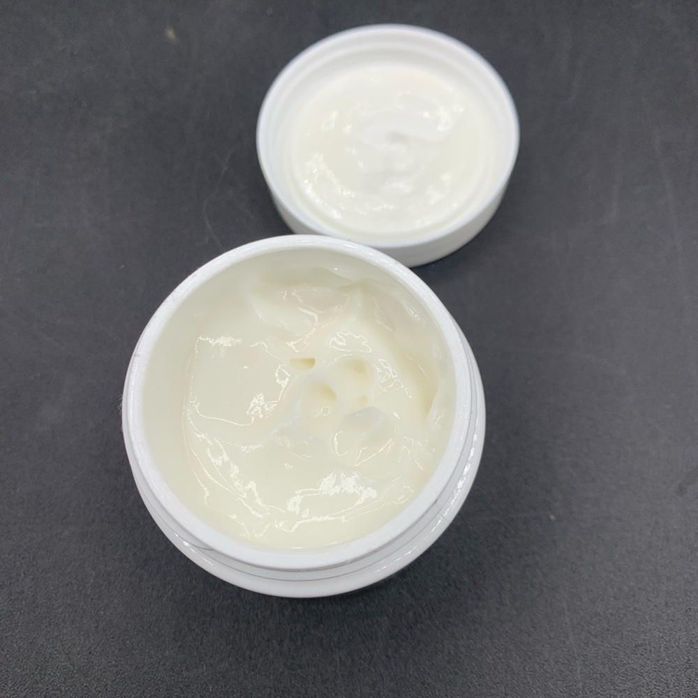 KIEHL’S Ultra Facial Cream 1.7 fl oz/ .50 mL Unsealed - Picture 4 of 4
